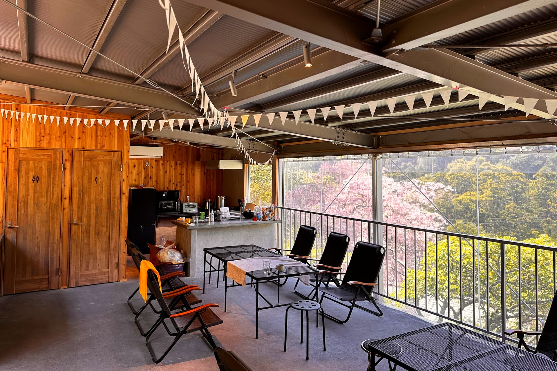 ラウンジ&キッチン